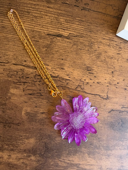 70s Boho Purple Flower Necklace